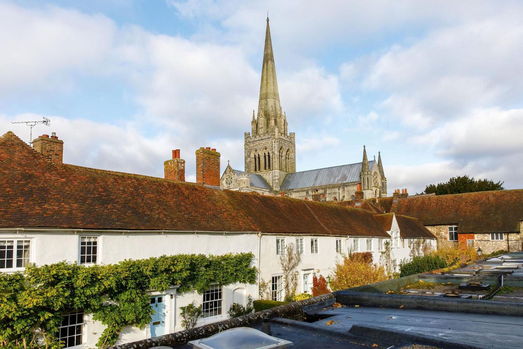 Canon Gate Apartment Chichester Exterior photo